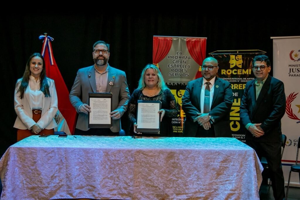 Firma de convenio Arte sin barreras